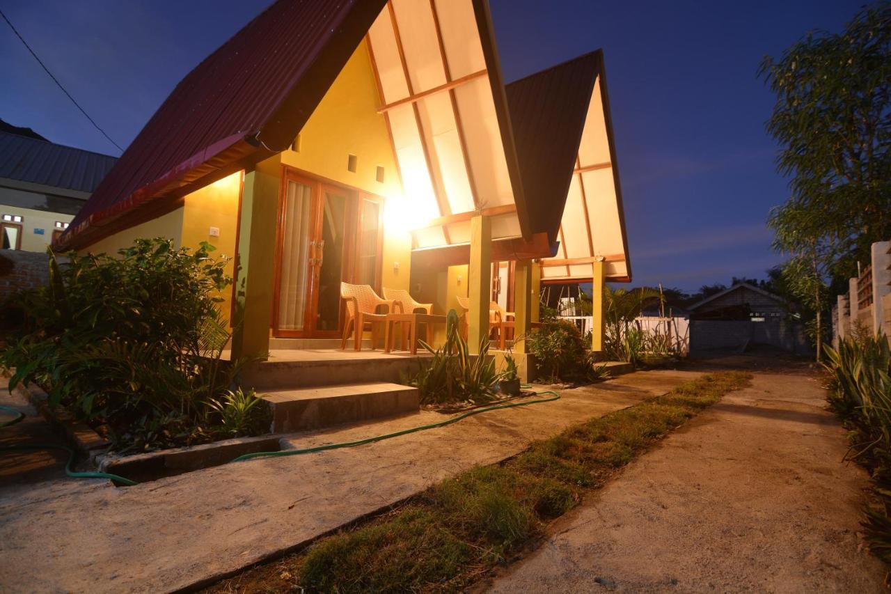 Bale Baleku Homestay Praya Exterior photo